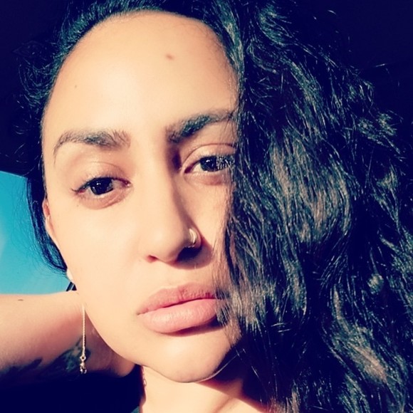 Meet your Posher, Cristina - Picture 1 of 1